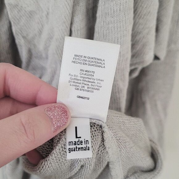 Urban Outfitters Light Grey Wrap Sweater Size Large - Picture 3 of 9